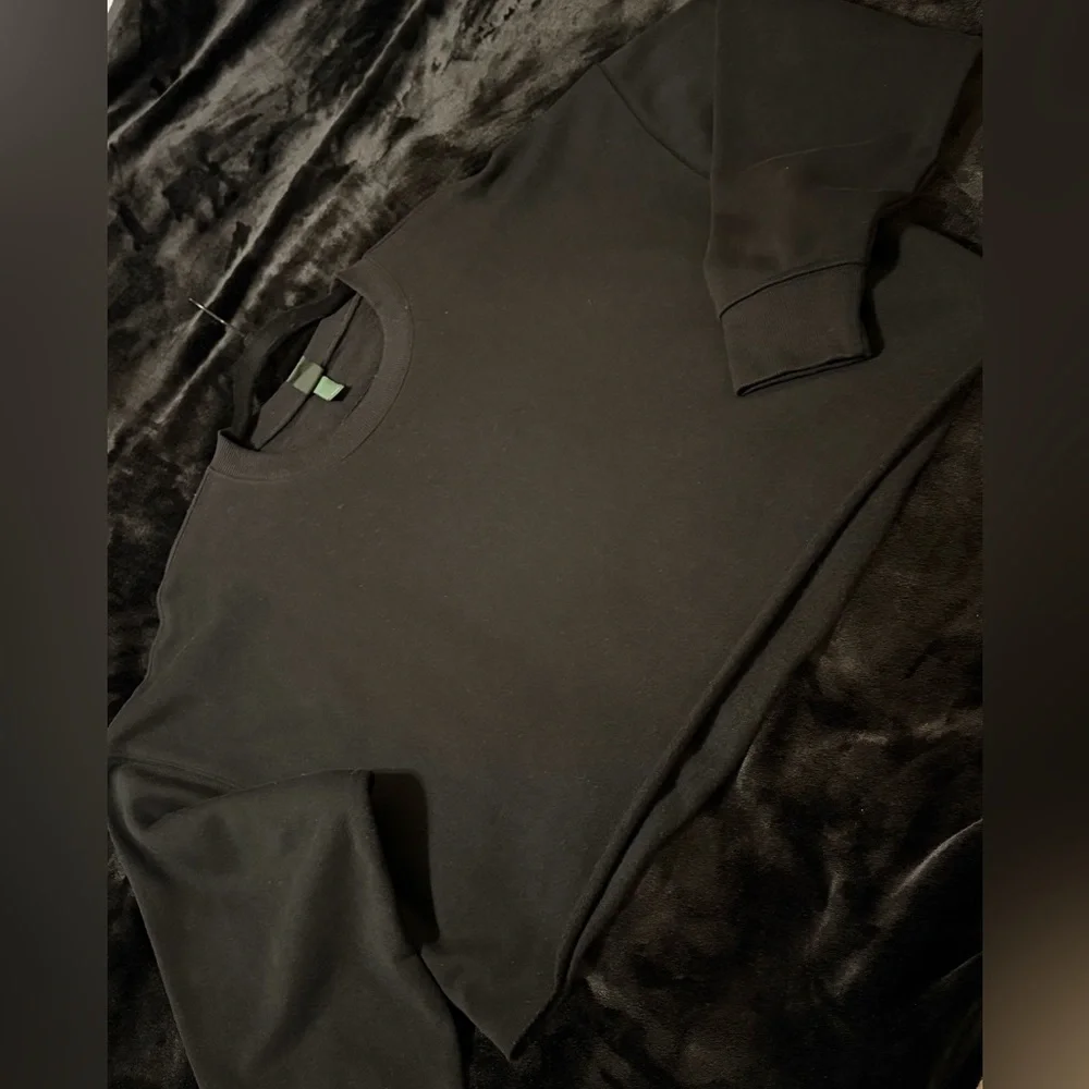 Wild Fable Black Cropped Sweatshirt - Picture 4 of 4